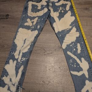 Levi's Blue and White Denim Jeans/ 512